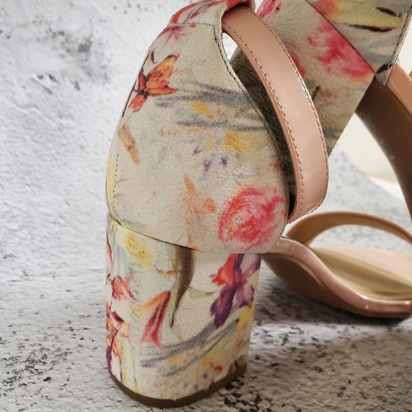 Chinese Laundry Judy Block Heel Floral Sandals 🌸🌼 EUC Size 7.5 - Picture 7 of 11